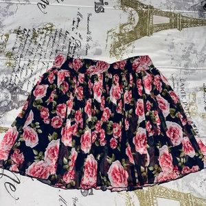 Forget 21 skirt with cute flowers 🌸